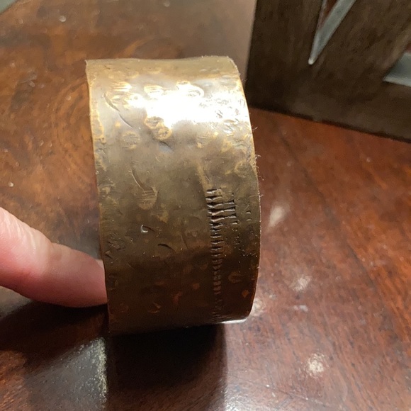 Hand crafted copper hammered cuff bracelet - Picture 2 of 7